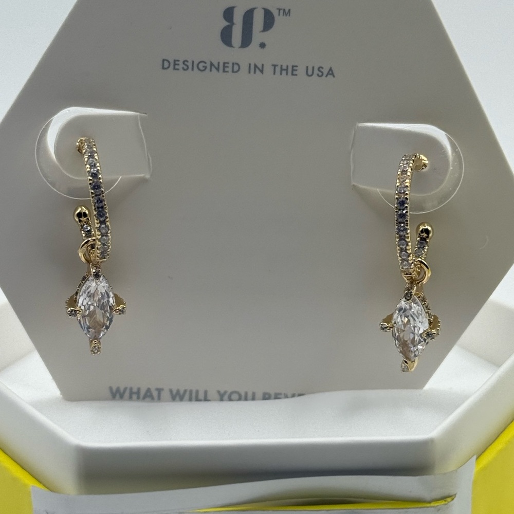 Carrying Your Love-Elegant Gold Earrings by BP